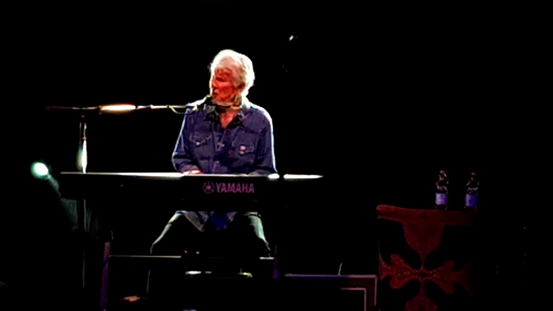 Graham Nash live