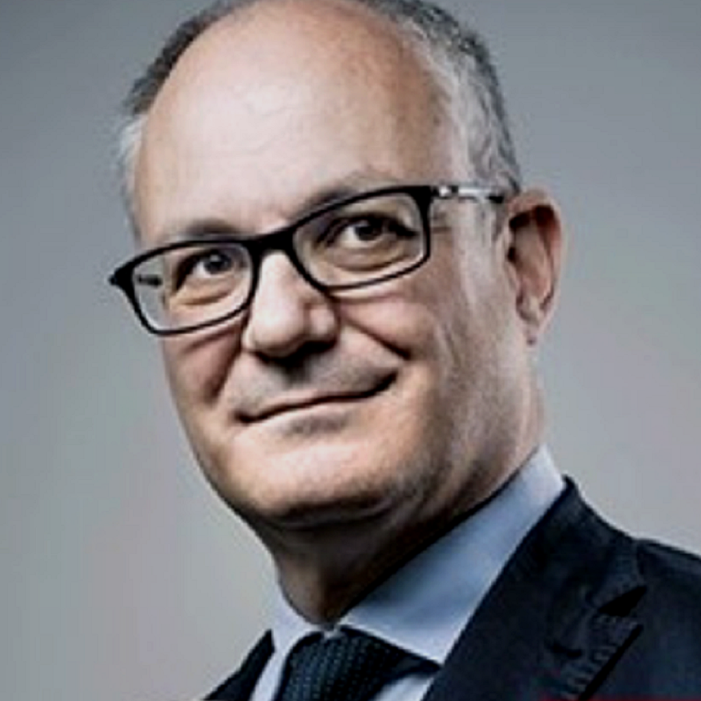 Gualtieri annuncia: “Obbligo di mascherina nelle zone affollate di Roma” Gualtieri annuncia: “Obbligo di mascherina nelle zone affollate di Roma”
