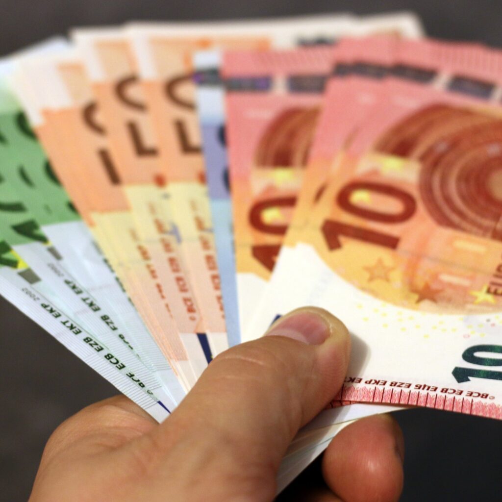 I giovani si avvicinano alle tariffe luce e gas I giovani si avvicinano alle tariffe luce e gas