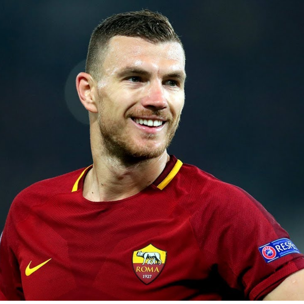 Roma, Dzeko vuole rimanere alla corte giallorossa. La situazione Roma, Dzeko vuole rimanere alla corte giallorossa. La situazione