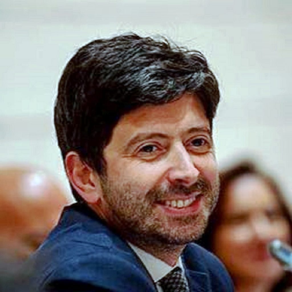 Picco del Covid vicino, Speranza: “Lo dice l’Oms” Picco del Covid vicino, Speranza: “Lo dice l’Oms”