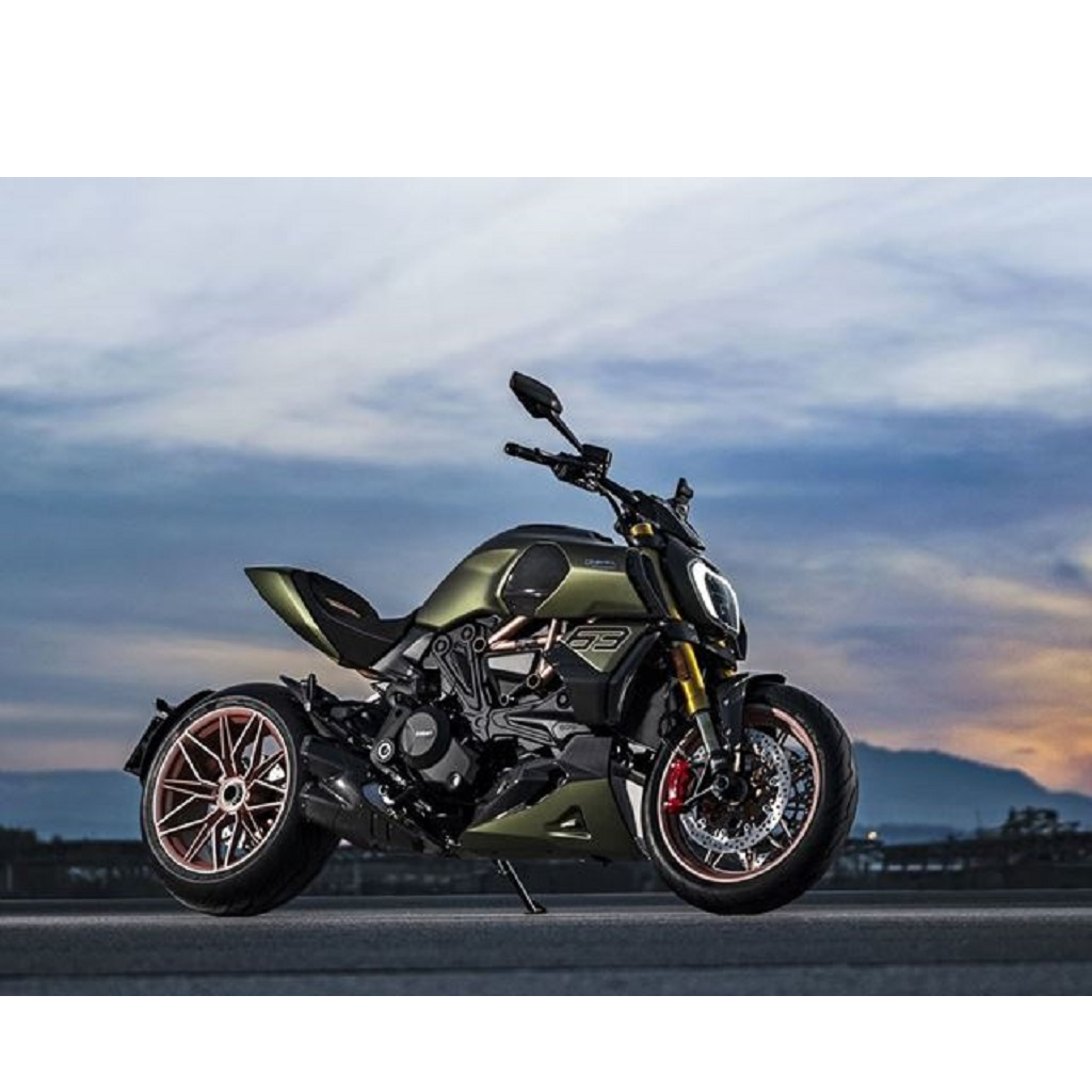 Ducati Diavel 1260 Lamborghini: la moto ispirata alla Sian Ducati Diavel 1260 Lamborghini: la moto ispirata alla Sian