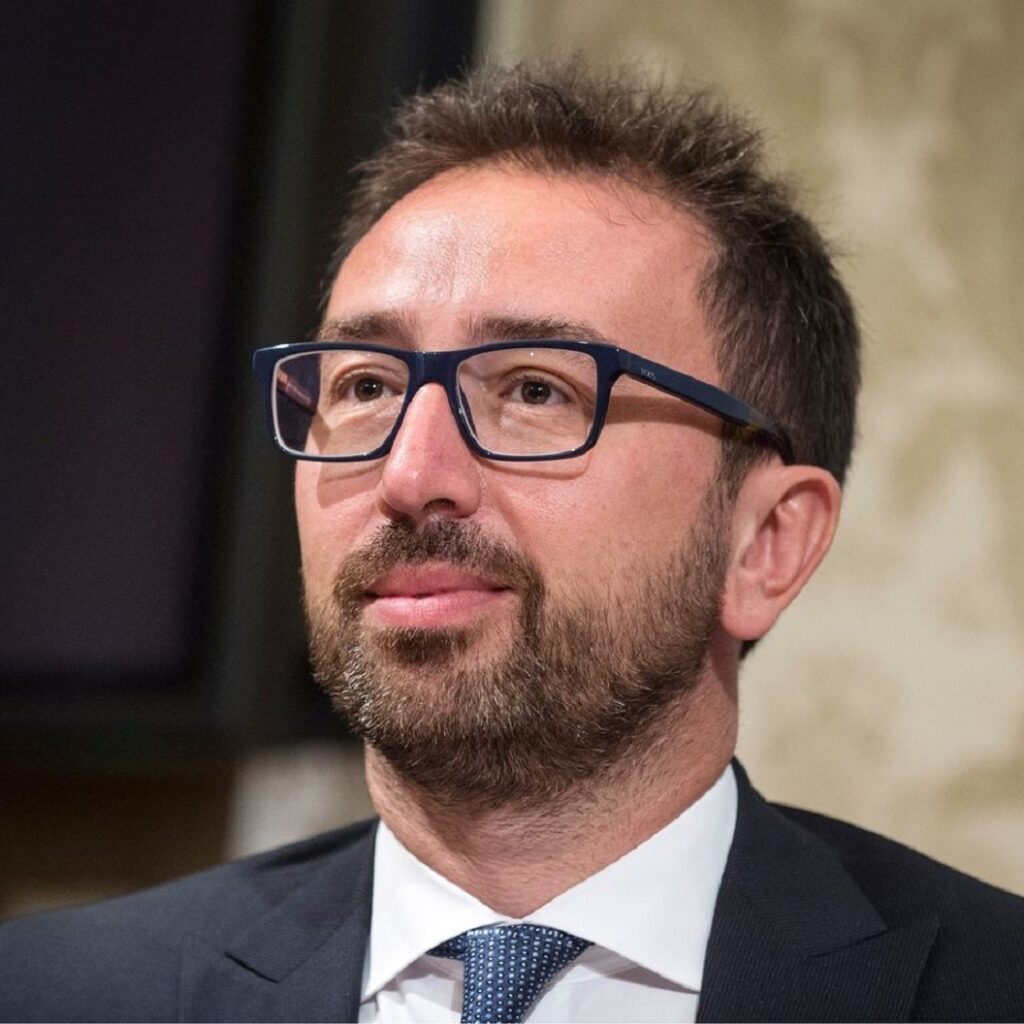 Bonafede non vuole aprire le scuole di domenica Bonafede non vuole aprire le scuole di domenica