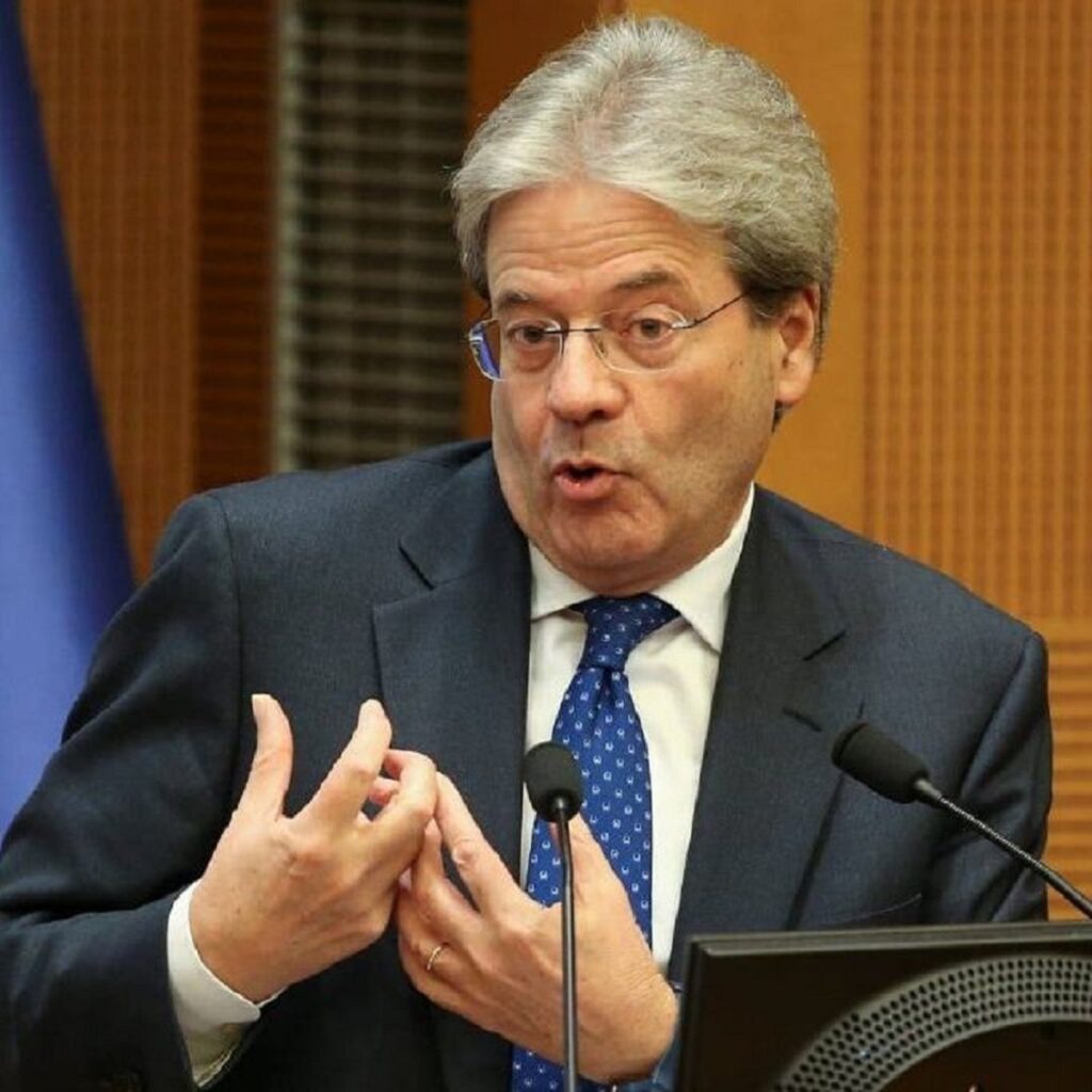 Gentiloni invita il governo a non frenare sulle riforme: “Si rischia la recessione” Gentiloni invita il governo a non frenare sulle riforme: “Si rischia la recessione”