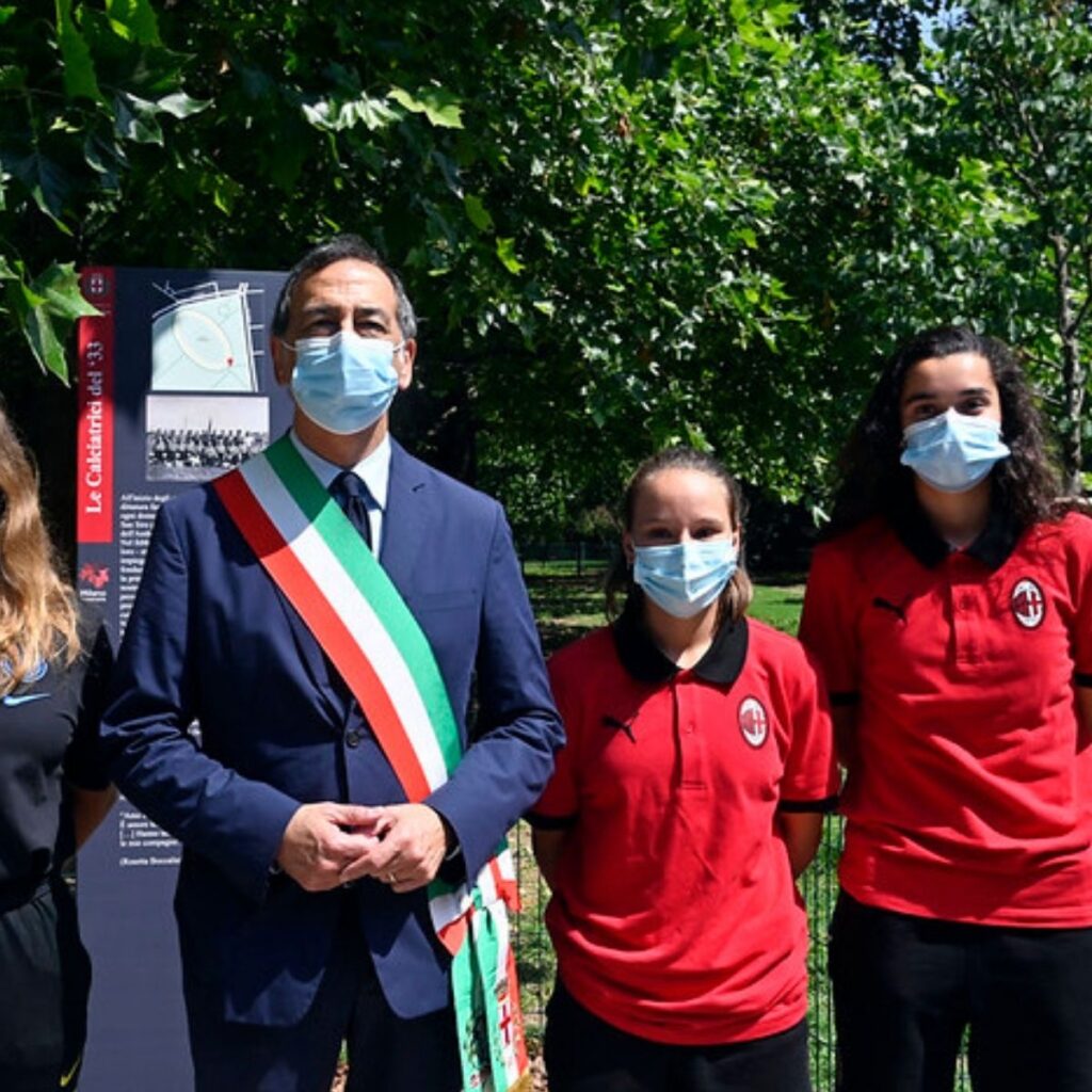 Parco Sempione e le calciatrici del 1933, intitolata una via Parco Sempione e le calciatrici del 1933, intitolata una via