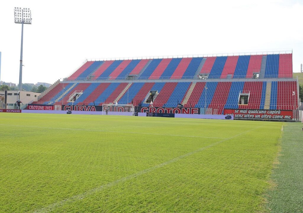Serie B, Crotone Lecce: streaming gratis e diretta tv Sky o DAZN? Serie B, Crotone Lecce: streaming gratis e diretta tv Sky o DAZN?