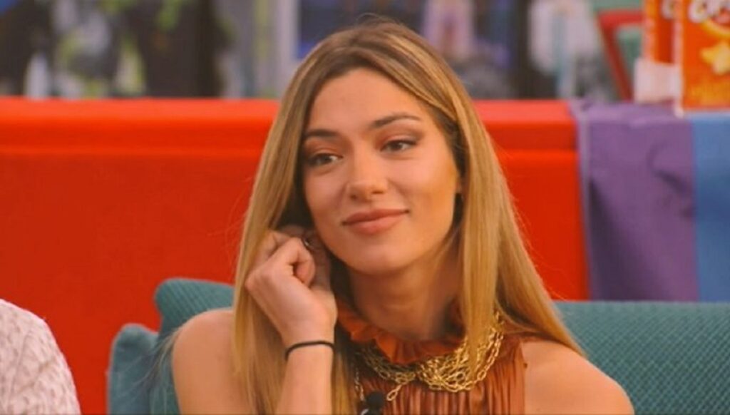 Gf Vip, Lulù si avvicina ad Alex e Soleil si ingelosisce (VIDEO): “Non toccare quel muscolo, te lo sei ...