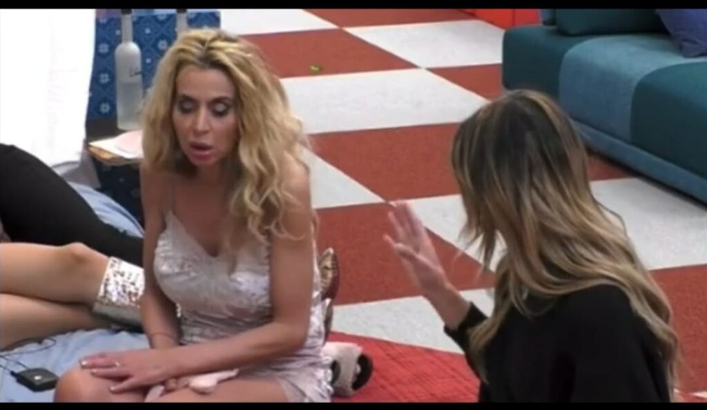 Gf Vip, volano stracci tra Soleil e Valeria: “A me nessuno parla in quel modo. Riprenditi, sei stata…” (VIDEO)