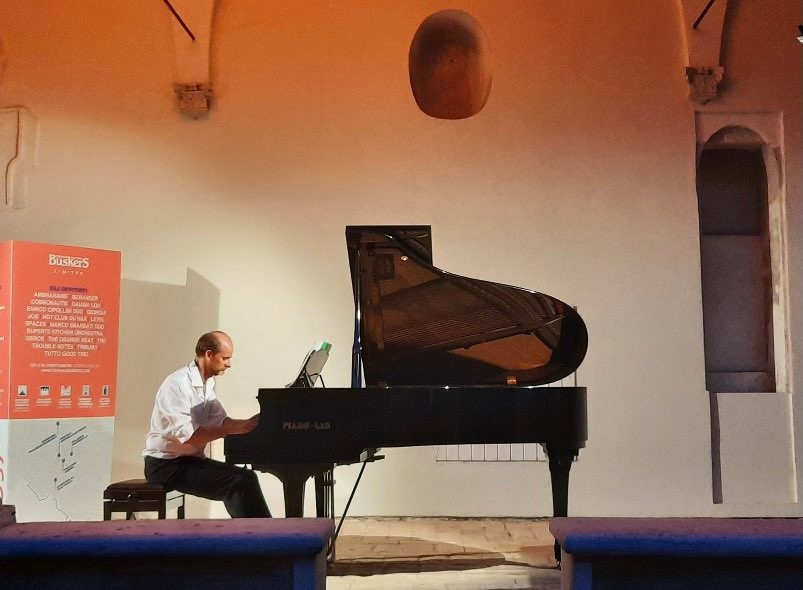 Daniele Gambini, pianista e compositore molto speciale Daniele Gambini, pianista e compositore molto speciale